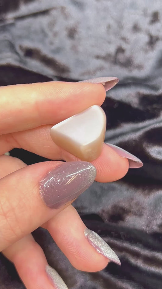 Honey Moonstone Gem 20
